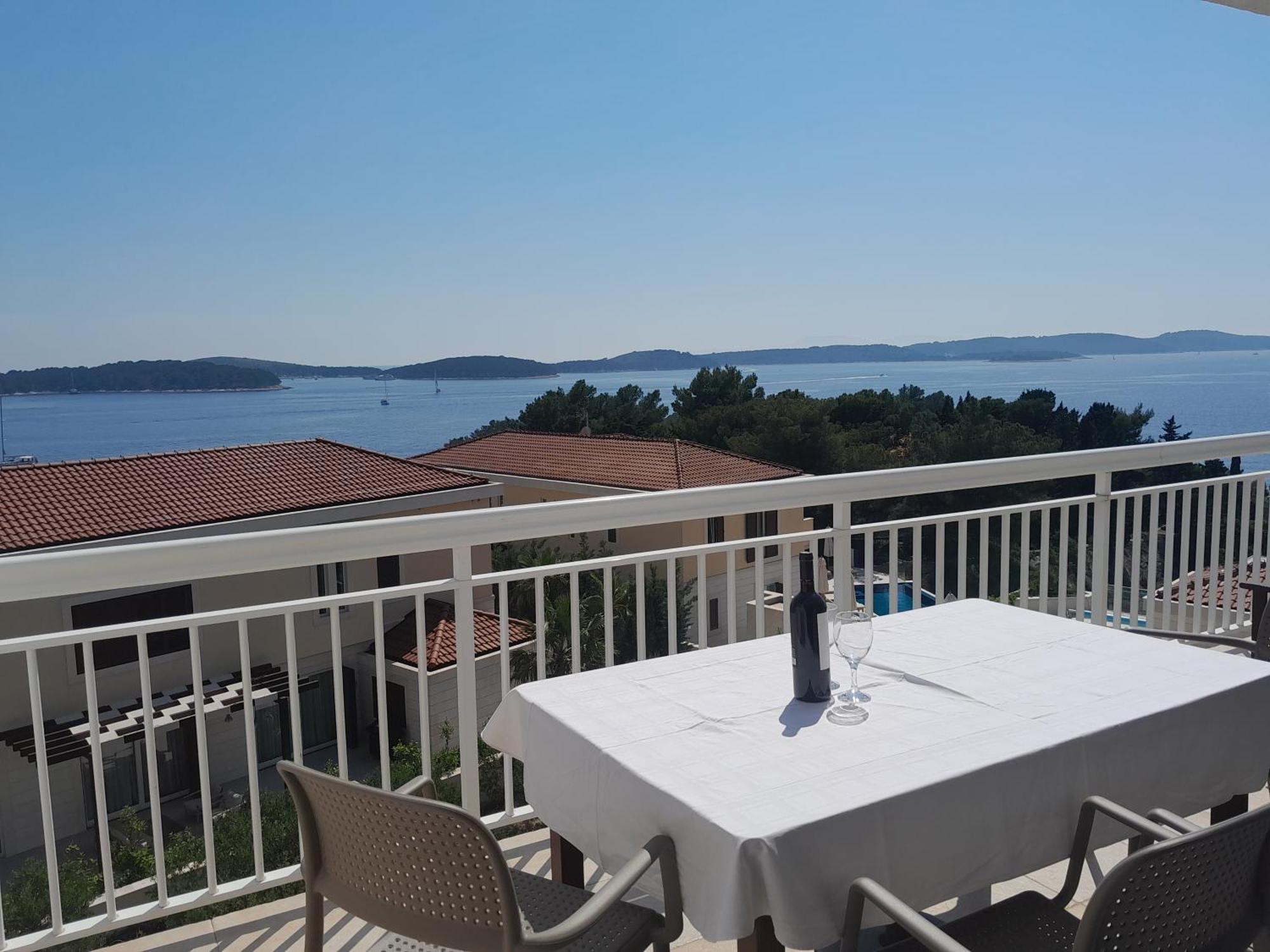 Feelhvar Along Bluelagoon Beach Hvar Town Habitación foto